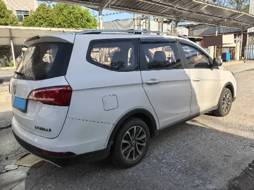 2017 BaoJun 730 1.5T 150HP L4 6MT,autocango,china used car exporter,china ev exporter,chinese used car exporter,chinese used ev exporter