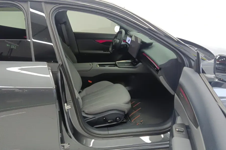 2024 LYNK&CO 07 EM-P 1.5T 163HP L4 3DHT PHEV 18.99KWH,autocango,china used car exporter,china ev exporter,chinese used car exporter,chinese used ev exporter