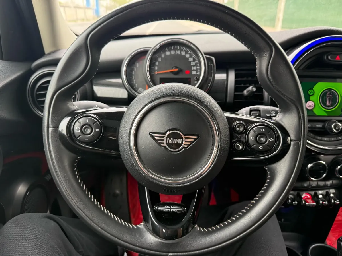 2020 MINI MINI 1.5T 136HP L3 7DCT,autocango,china used car exporter,china ev exporter,chinese used car exporter,chinese used ev exporter