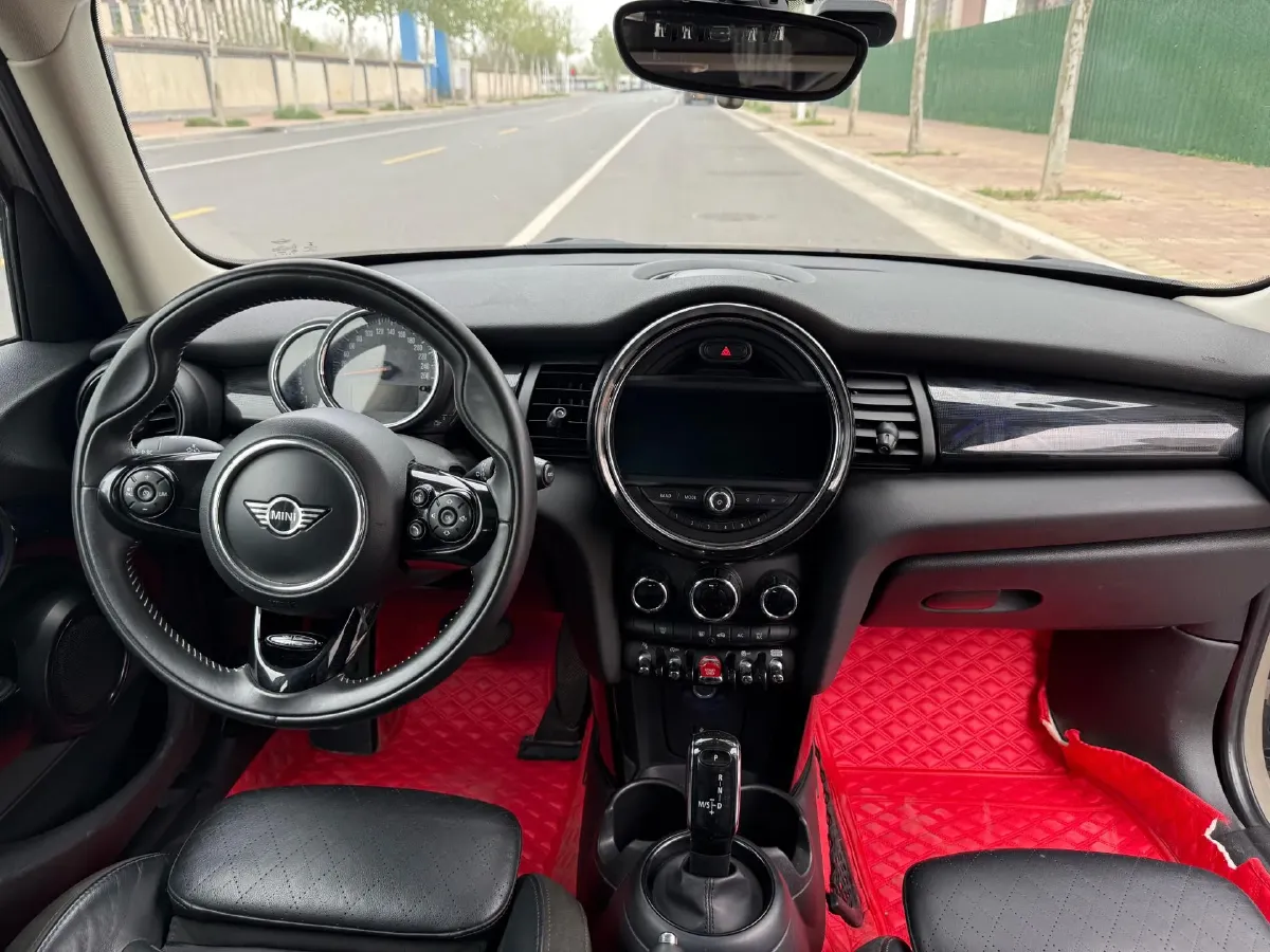 2020 MINI MINI 1.5T 136HP L3 7DCT,autocango,china used car exporter,china ev exporter,chinese used car exporter,chinese used ev exporter