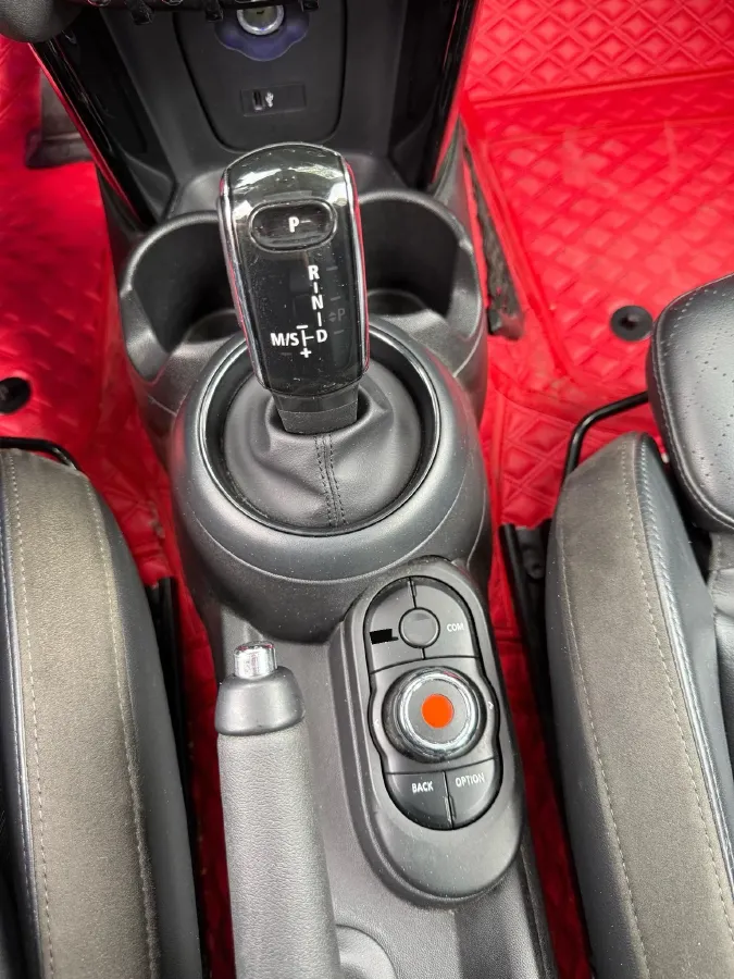 2020 MINI MINI 1.5T 136HP L3 7DCT,autocango,china used car exporter,china ev exporter,chinese used car exporter,chinese used ev exporter