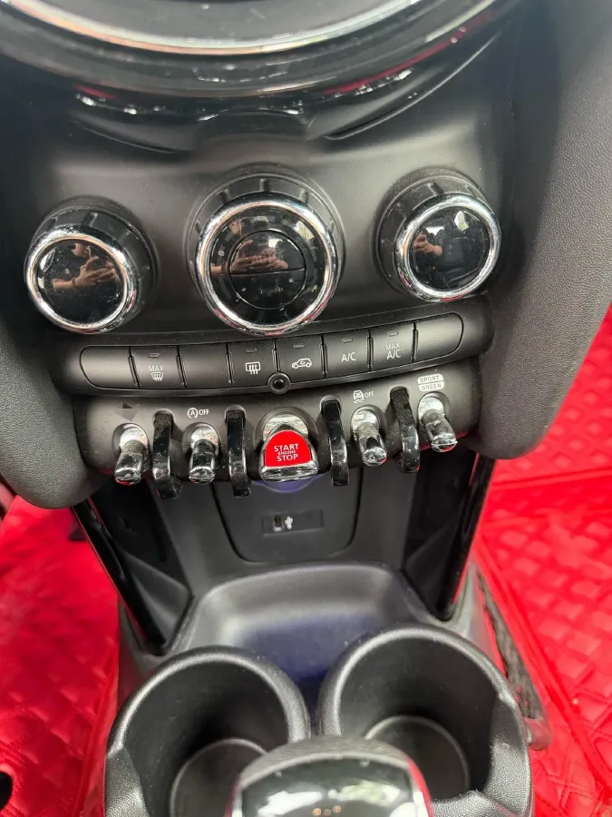 2020 MINI MINI 1.5T 136HP L3 7DCT,autocango,china used car exporter,china ev exporter,chinese used car exporter,chinese used ev exporter