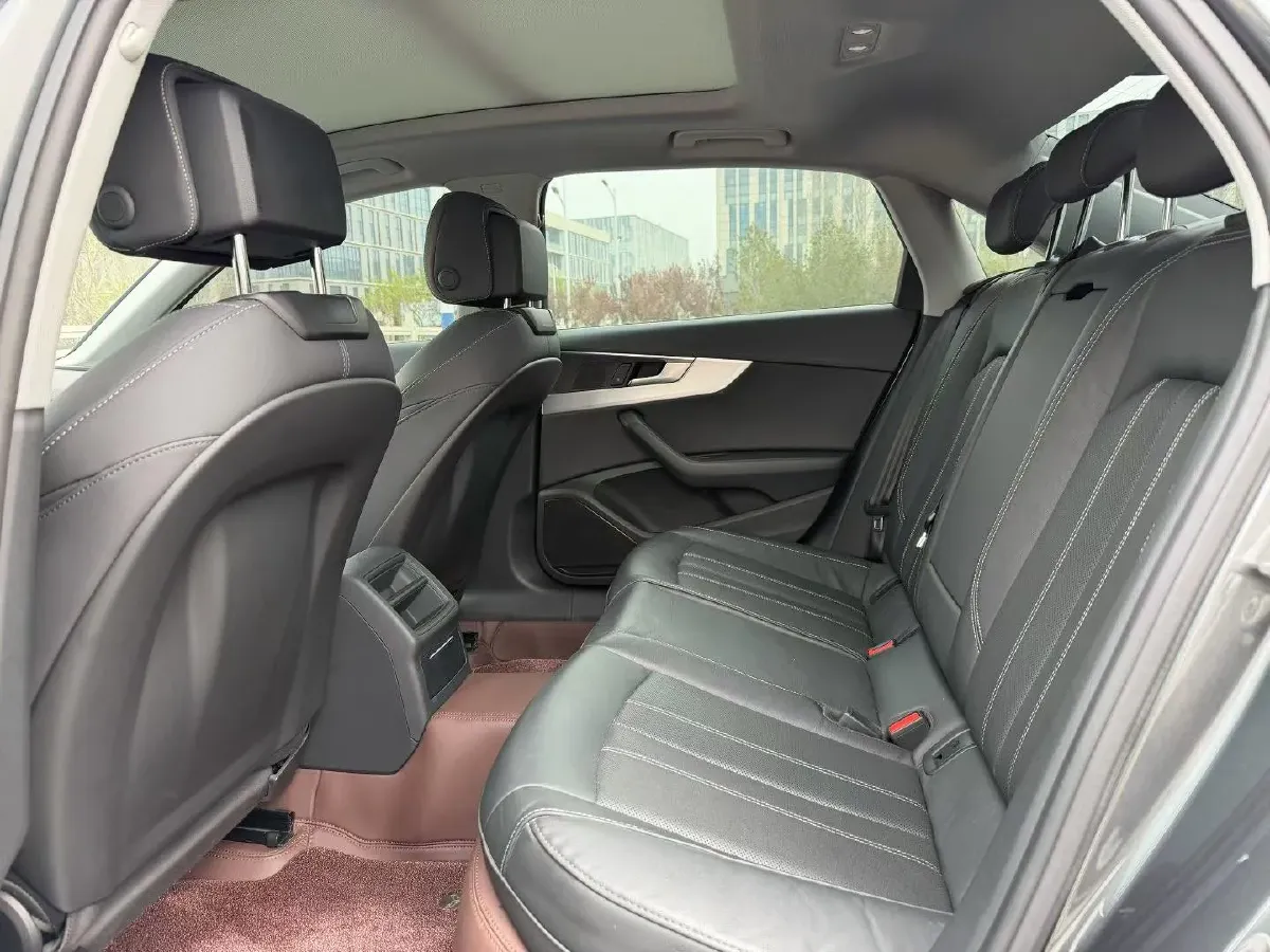 2020 Audi A4L 2.0T 150HP L4 7DCT,autocango,china used car exporter,china ev exporter,chinese used car exporter,chinese used ev exporter