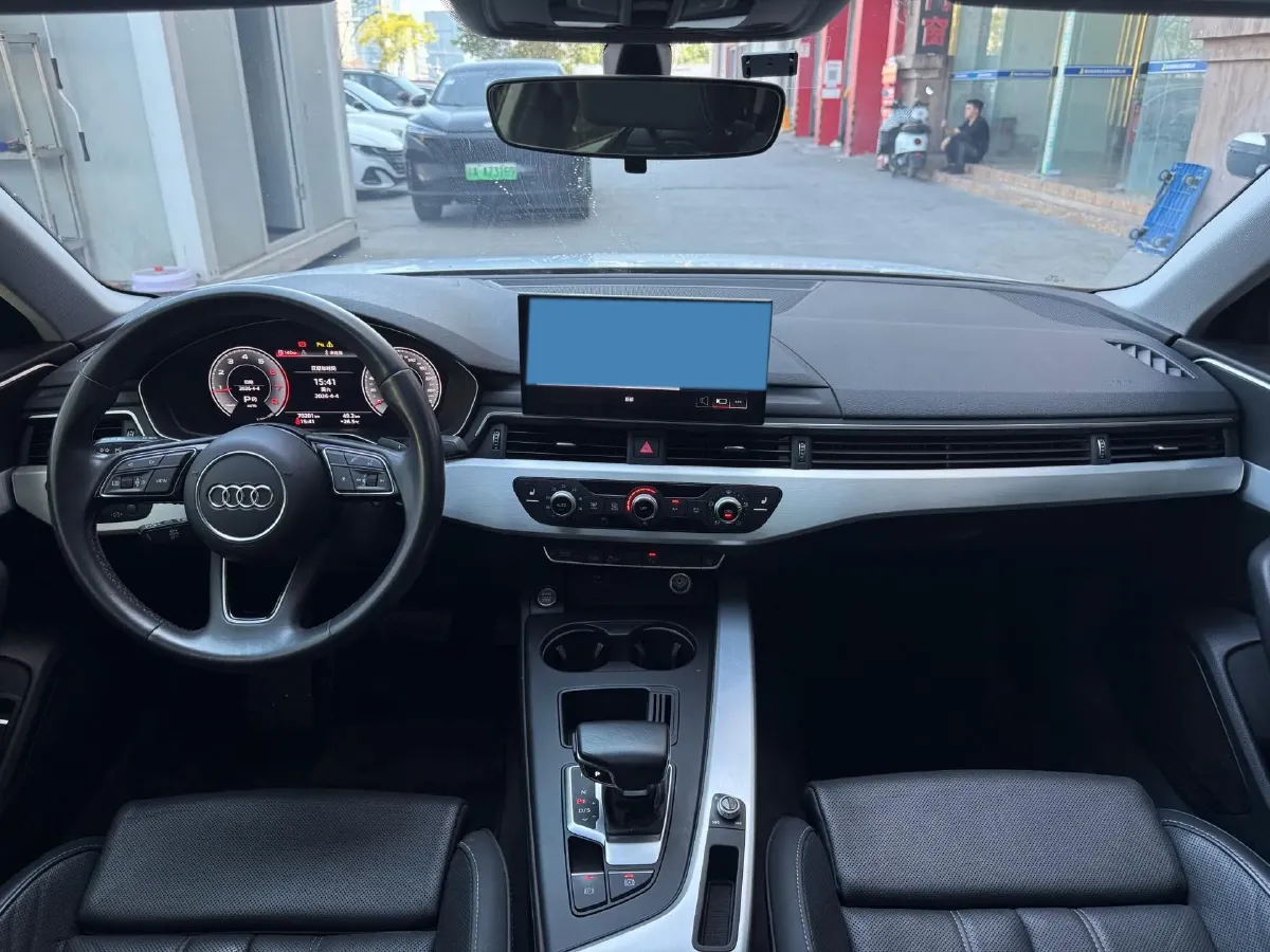 2022 Audi A4L 2.0T 190HP L4 7DCT,autocango,china used car exporter,china ev exporter,chinese used car exporter,chinese used ev exporter