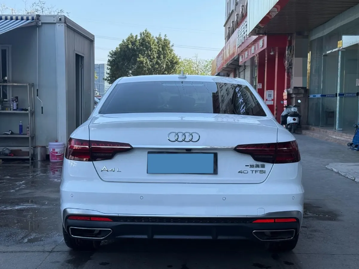 2022 Audi A4L 2.0T 190HP L4 7DCT,autocango,china used car exporter,china ev exporter,chinese used car exporter,chinese used ev exporter