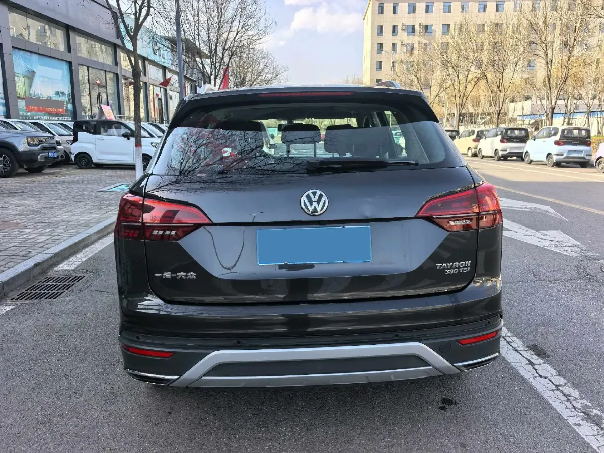 2019 Jeep Cherokee 2.0T 234HP L4 9AT,autocango,china used car exporter,china ev exporter,chinese used car exporter,chinese used ev exporter