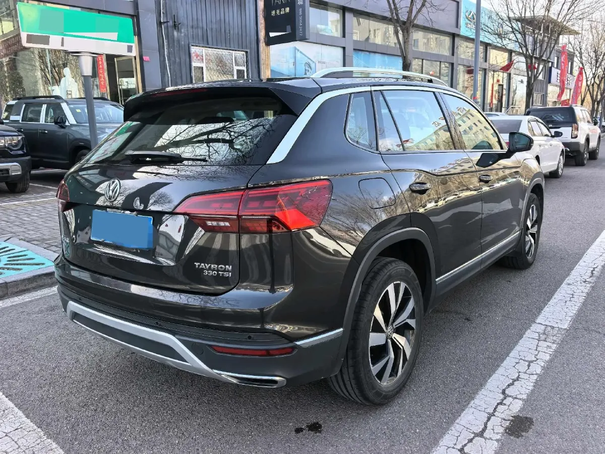 2019 Jeep Cherokee 2.0T 234HP L4 9AT,autocango,china used car exporter,china ev exporter,chinese used car exporter,chinese used ev exporter