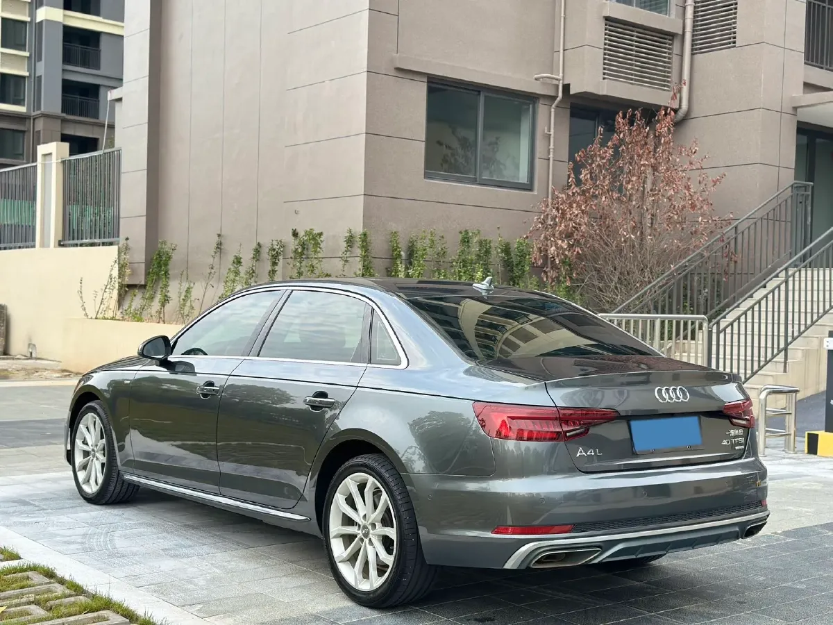 2019 Audi A4L 2.0T 190HP L4 7DCT,autocango,china used car exporter,china ev exporter,chinese used car exporter,chinese used ev exporter