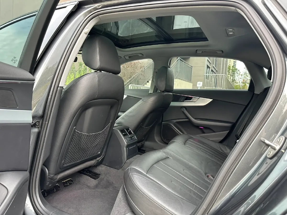 2019 Audi A4L 2.0T 190HP L4 7DCT,autocango,china used car exporter,china ev exporter,chinese used car exporter,chinese used ev exporter