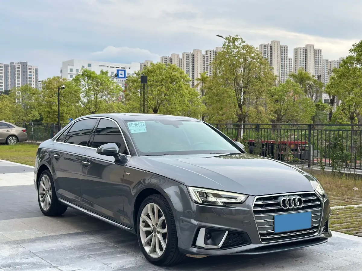 2019 Audi A4L 2.0T 190HP L4 7DCT,autocango,china used car exporter,china ev exporter,chinese used car exporter,chinese used ev exporter