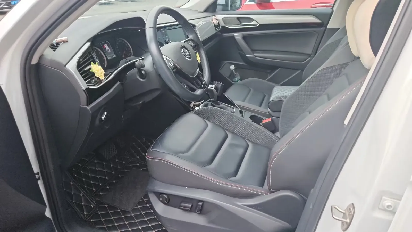 2019 Jeep Cherokee 2.0T 234HP L4 9AT,autocango,china used car exporter,china ev exporter,chinese used car exporter,chinese used ev exporter