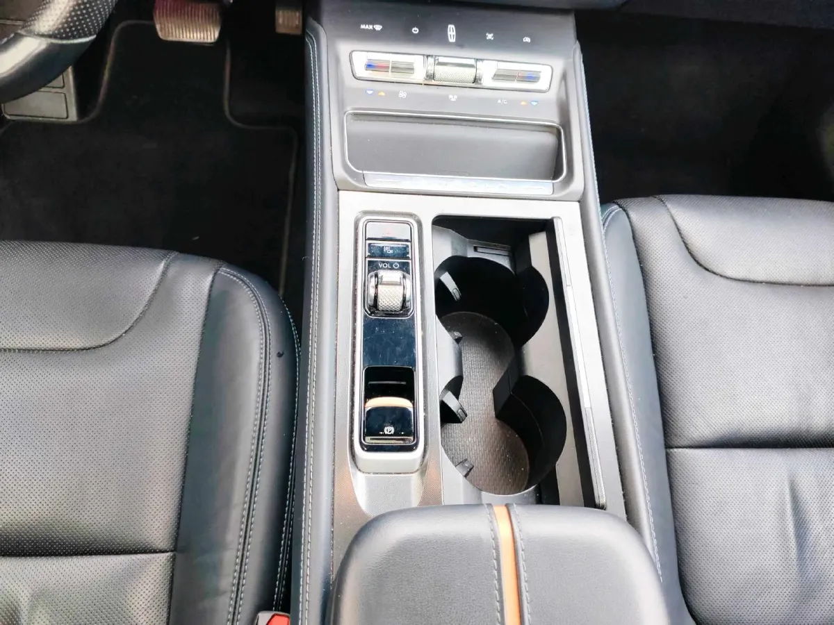 2022 Lincoln Z 2.0T 246HP L4 8AT,autocango,china used car exporter,china ev exporter,chinese used car exporter,chinese used ev exporter