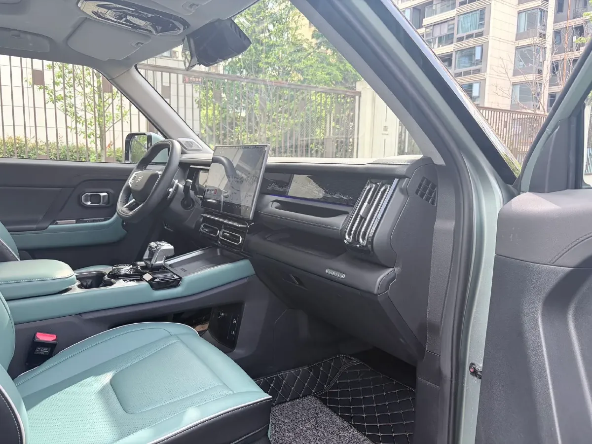 2025 Jetour Traveller 2.0T 254HP L4 7DCT,autocango,china used car exporter,china ev exporter,chinese used car exporter,chinese used ev exporter