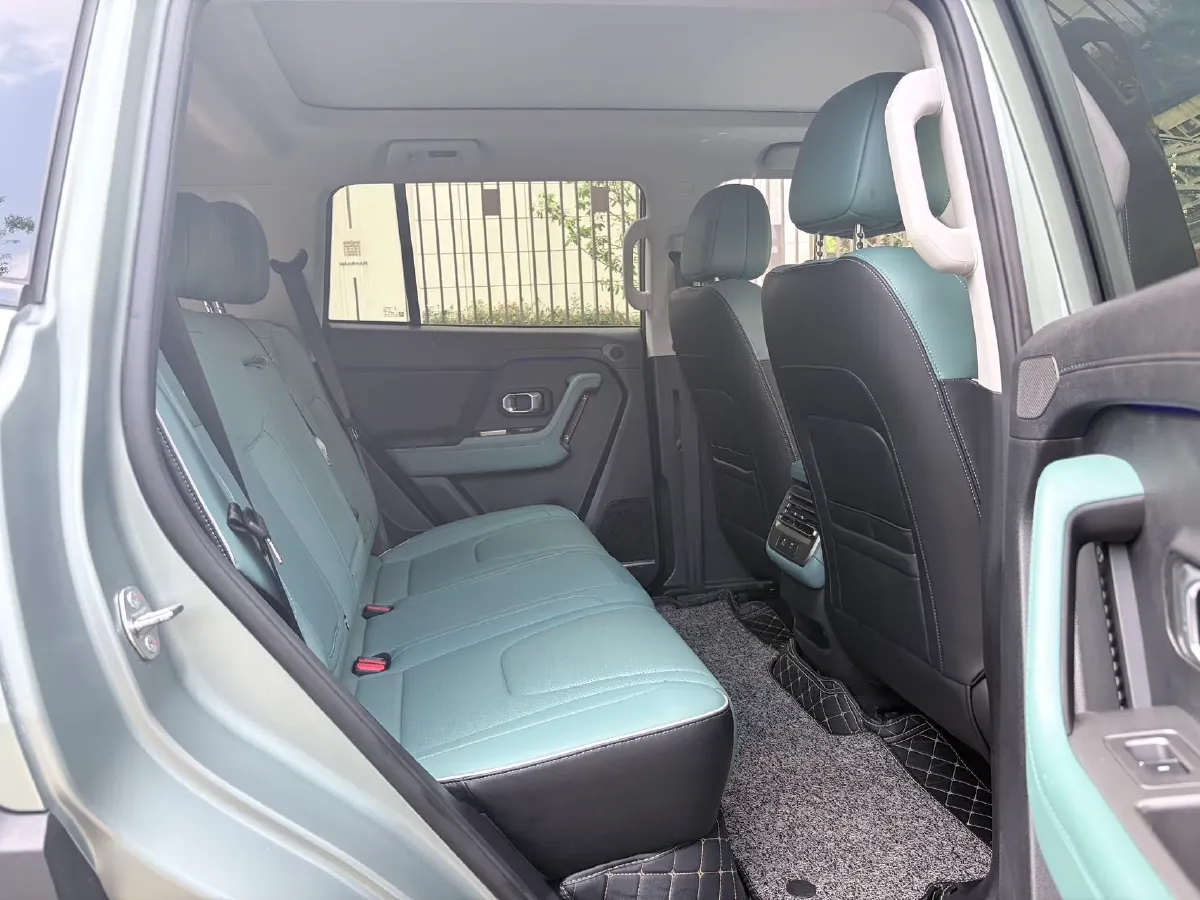 2025 Jetour Traveller 2.0T 254HP L4 7DCT,autocango,china used car exporter,china ev exporter,chinese used car exporter,chinese used ev exporter