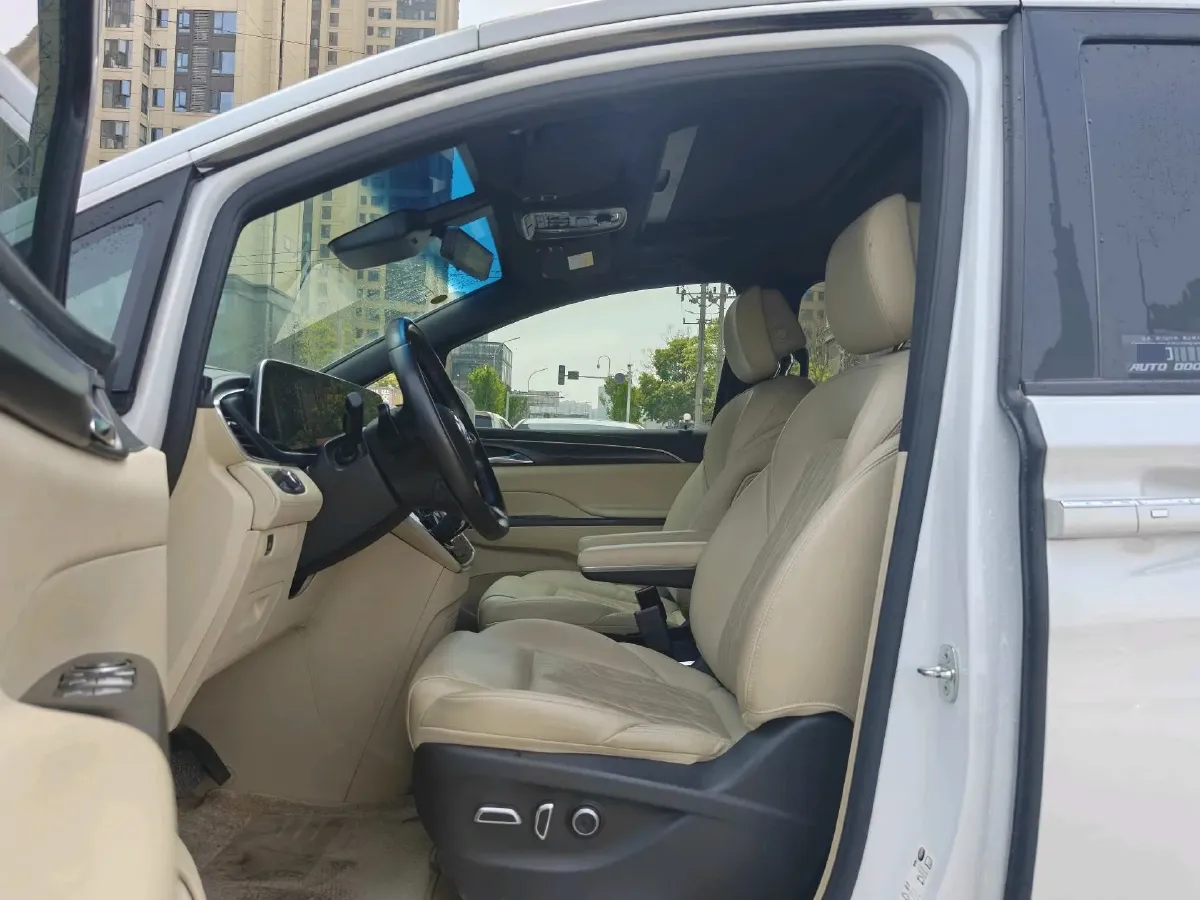 2022 Buick GL8 2.0T 237HP L4 9AT,autocango,china used car exporter,china ev exporter,chinese used car exporter,chinese used ev exporter