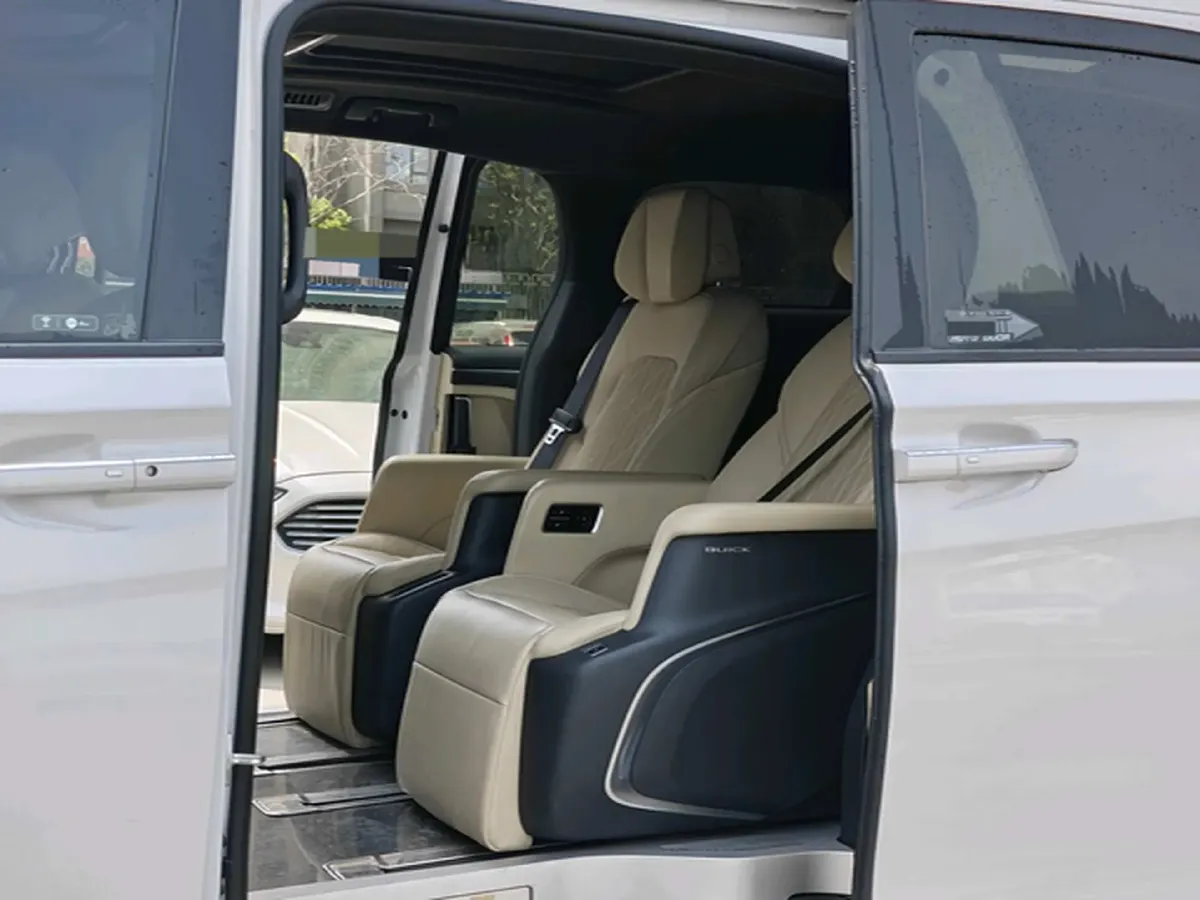 2022 Buick GL8 2.0T 237HP L4 9AT,autocango,china used car exporter,china ev exporter,chinese used car exporter,chinese used ev exporter