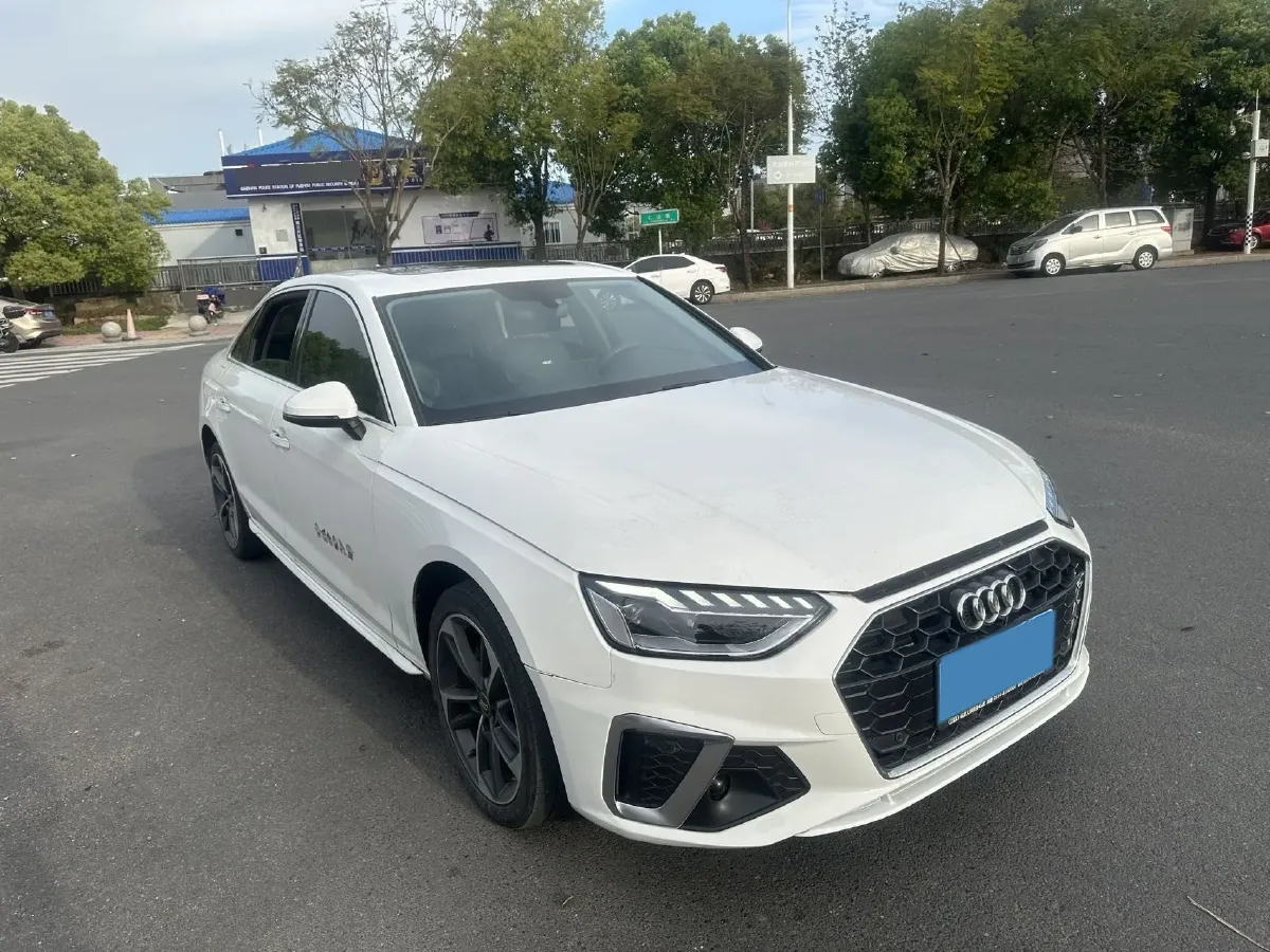 2020 Audi A4L 2.0T 190HP L4 7DCT,autocango,china used car exporter,china ev exporter,chinese used car exporter,chinese used ev exporter