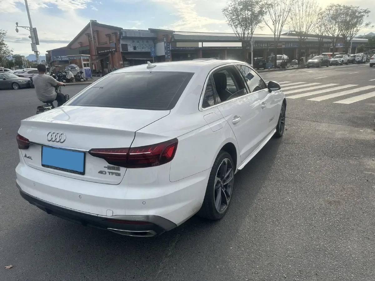 2020 Audi A4L 2.0T 190HP L4 7DCT,autocango,china used car exporter,china ev exporter,chinese used car exporter,chinese used ev exporter