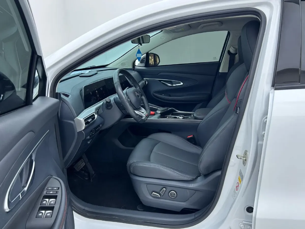 2020 ChangAn UNI-T 1.5T 180HP L4 7DCT,autocango,china used car exporter,china ev exporter,chinese used car exporter,chinese used ev exporter