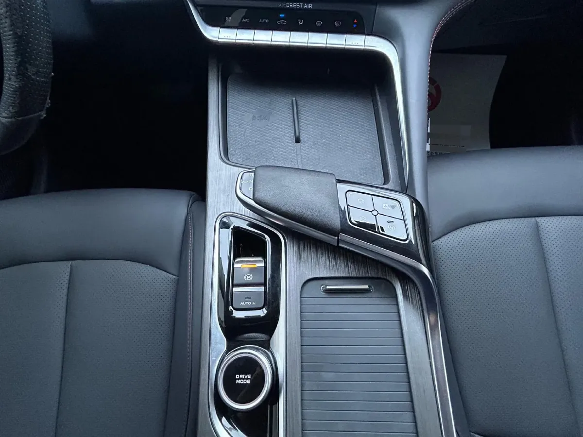 2020 ChangAn UNI-T 1.5T 180HP L4 7DCT,autocango,china used car exporter,china ev exporter,chinese used car exporter,chinese used ev exporter