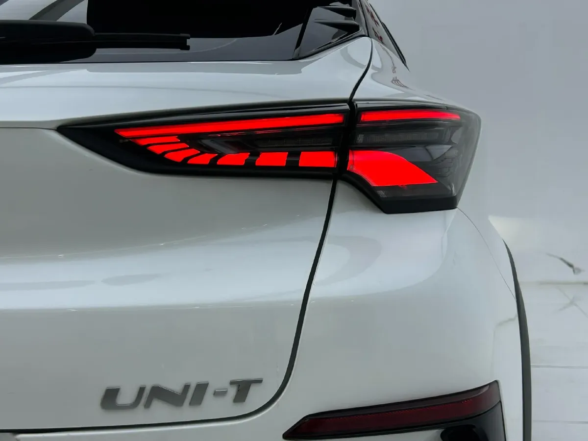 2020 ChangAn UNI-T 1.5T 180HP L4 7DCT,autocango,china used car exporter,china ev exporter,chinese used car exporter,chinese used ev exporter