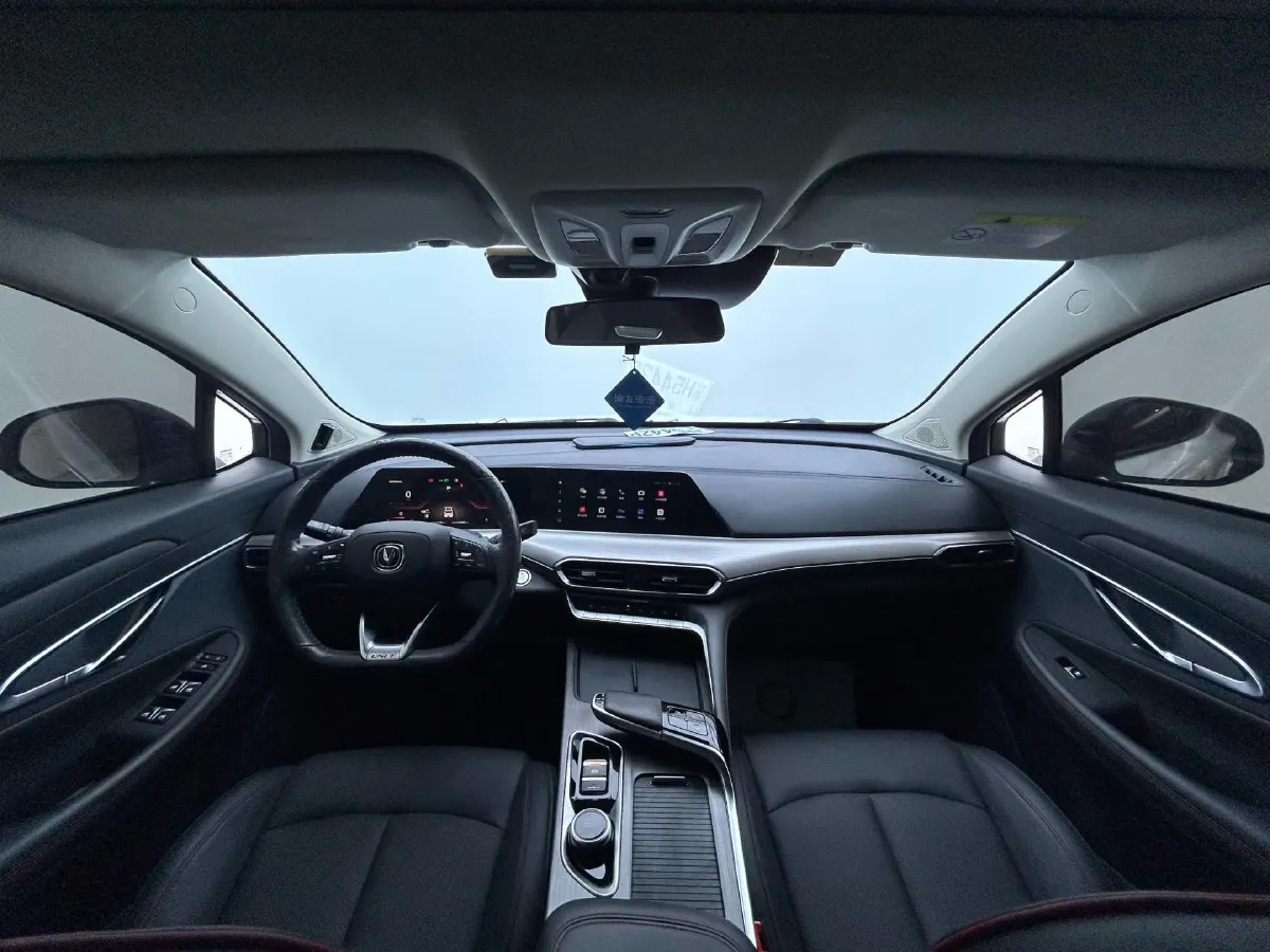 2020 ChangAn UNI-T 1.5T 180HP L4 7DCT,autocango,china used car exporter,china ev exporter,chinese used car exporter,chinese used ev exporter