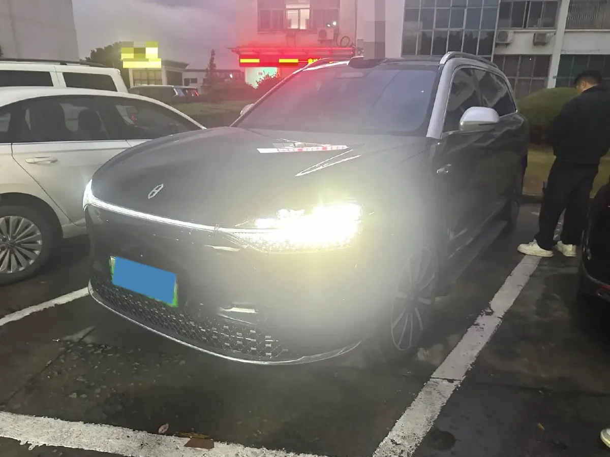 2024 AITO AITO M9 1.5T 152HP L4 REEV 52KWH,autocango,china used car exporter,china ev exporter,chinese used car exporter,chinese used ev exporter