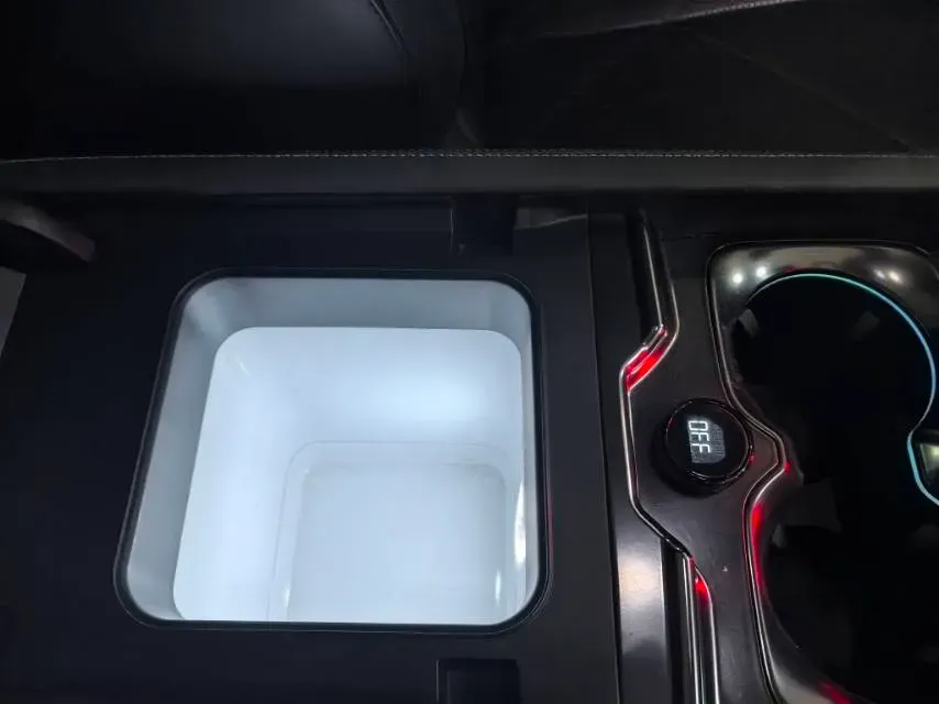 2023 FangChengBao Bao 5 1.5T 194HP L4 E-CVT PHEV 31.8KWH,autocango,china used car exporter,china ev exporter,chinese used car exporter,chinese used ev exporter