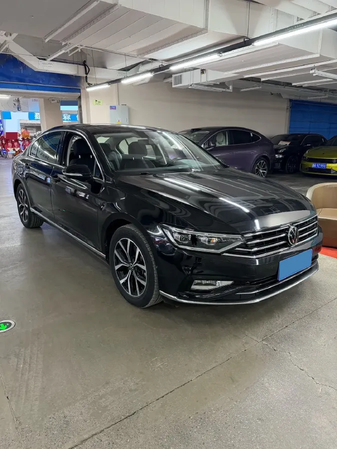 2020 Volkswagen Magotan 2.0T 186HP L4 7DCT,autocango,china used car exporter,china ev exporter,chinese used car exporter,chinese used ev exporter