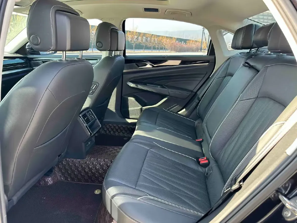 2021 Volkswagen Passat 2.0T 186HP L4 7DCT,autocango,china used car exporter,china ev exporter,chinese used car exporter,chinese used ev exporter