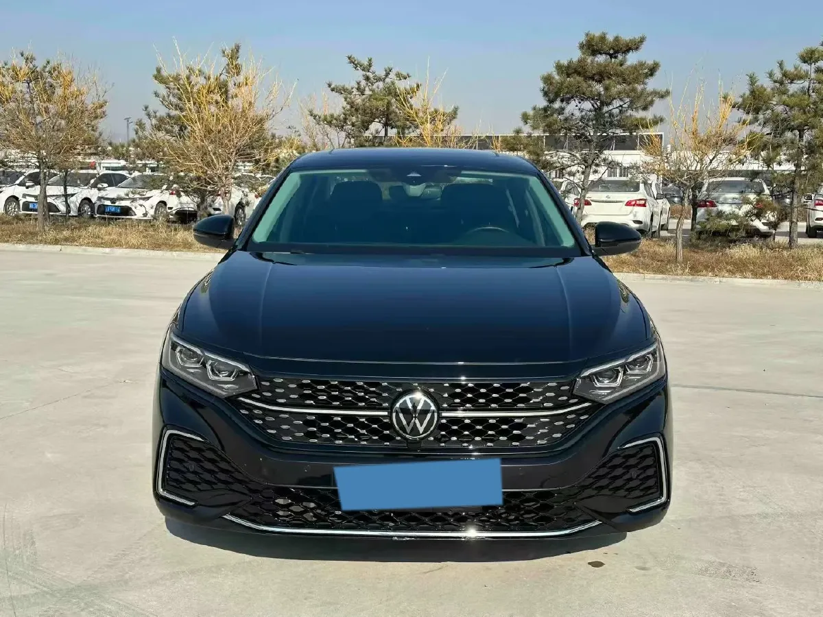 2021 Volkswagen Passat 2.0T 186HP L4 7DCT,autocango,china used car exporter,china ev exporter,chinese used car exporter,chinese used ev exporter