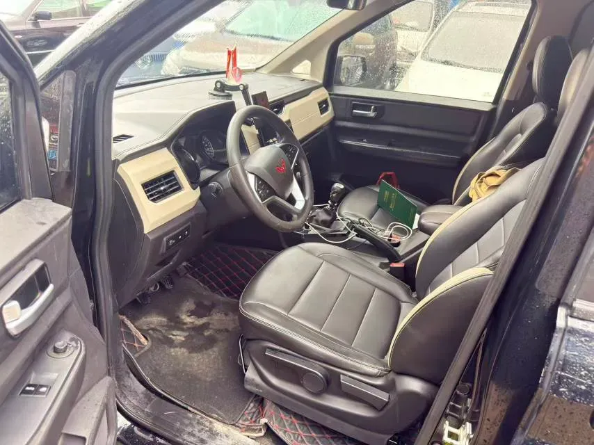 2021 WuLing ZhengChen 1.5T 147HP L4 6MT,autocango,china used car exporter,china ev exporter,chinese used car exporter,chinese used ev exporter