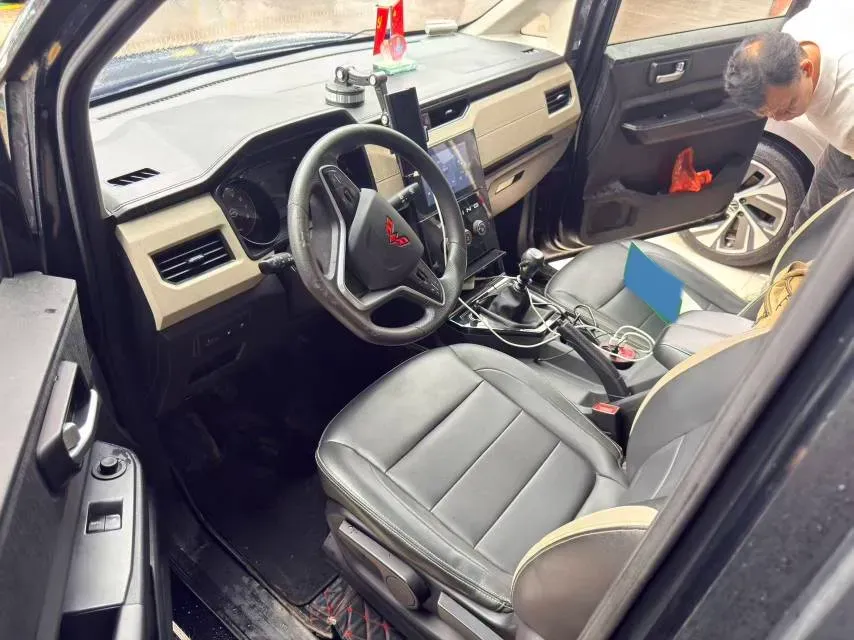 2021 WuLing ZhengChen 1.5T 147HP L4 6MT,autocango,china used car exporter,china ev exporter,chinese used car exporter,chinese used ev exporter