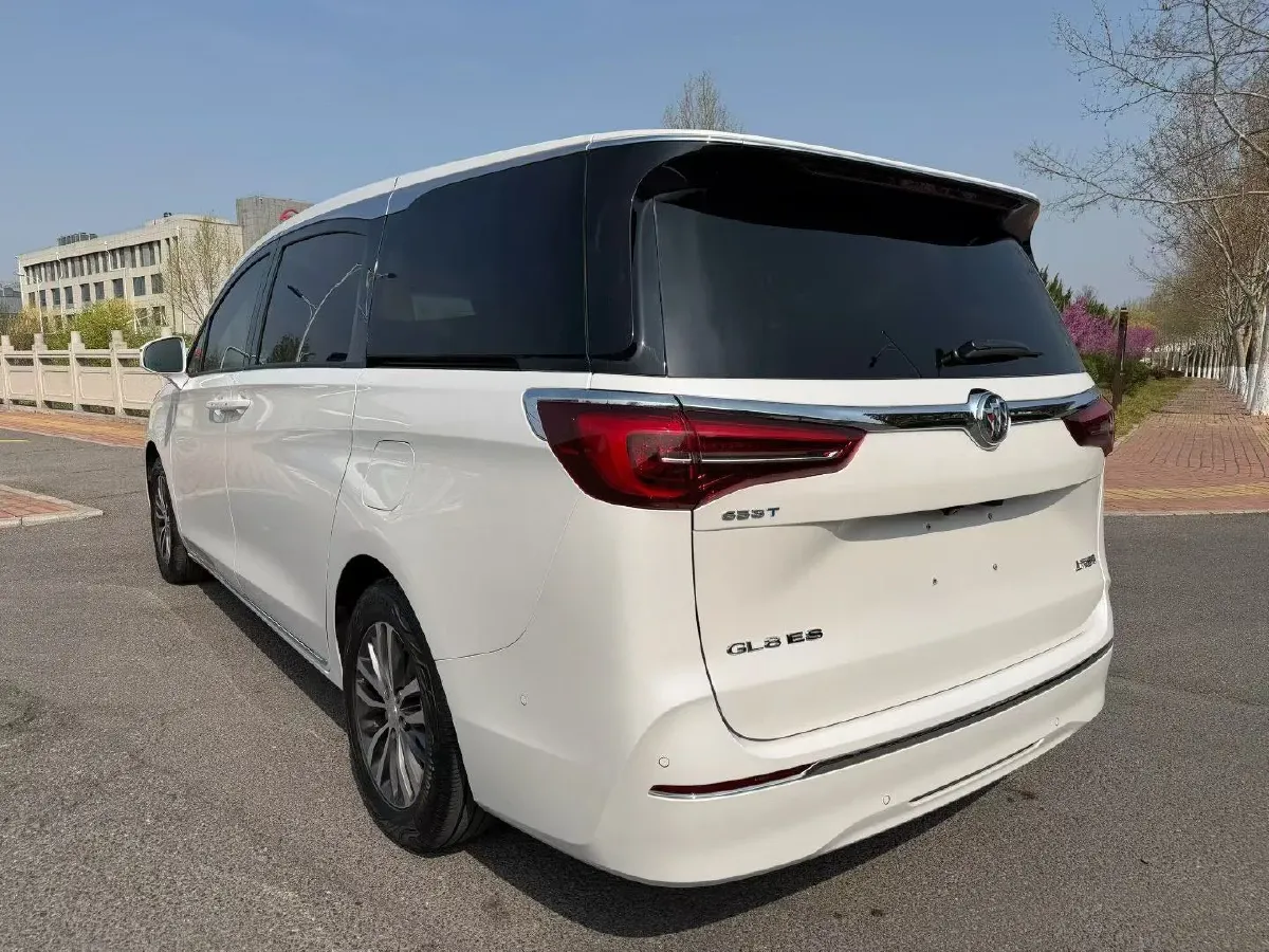 2023 Buick GL8 2.0T 237HP L4 9AT,autocango,china used car exporter,china ev exporter,chinese used car exporter,chinese used ev exporter