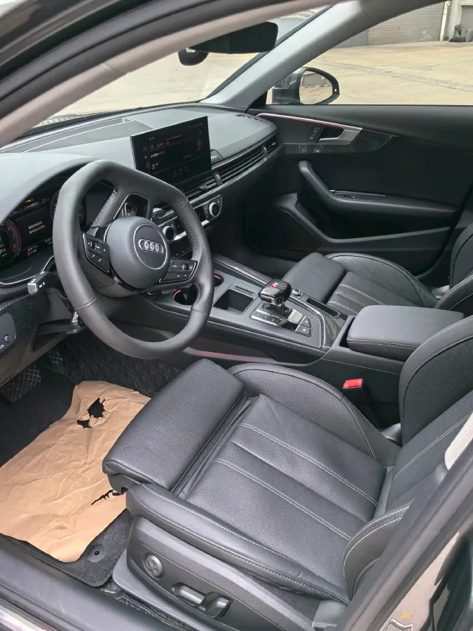 2020 Audi A4L 2.0T 190HP L4 7DCT,autocango,china used car exporter,china ev exporter,chinese used car exporter,chinese used ev exporter