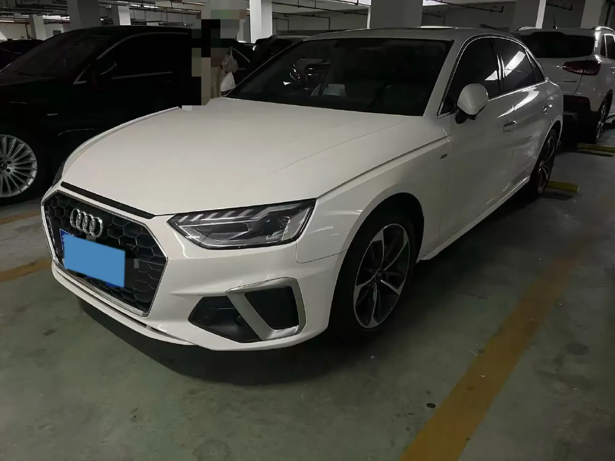 2023 Audi A4L 2.0T 190HP L4 7DCT,autocango,china used car exporter,china ev exporter,chinese used car exporter,chinese used ev exporter