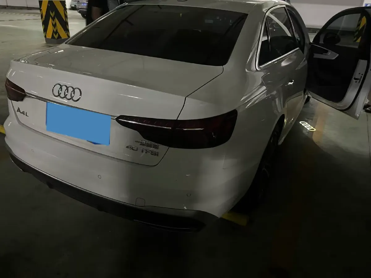 2023 Audi A4L 2.0T 190HP L4 7DCT,autocango,china used car exporter,china ev exporter,chinese used car exporter,chinese used ev exporter