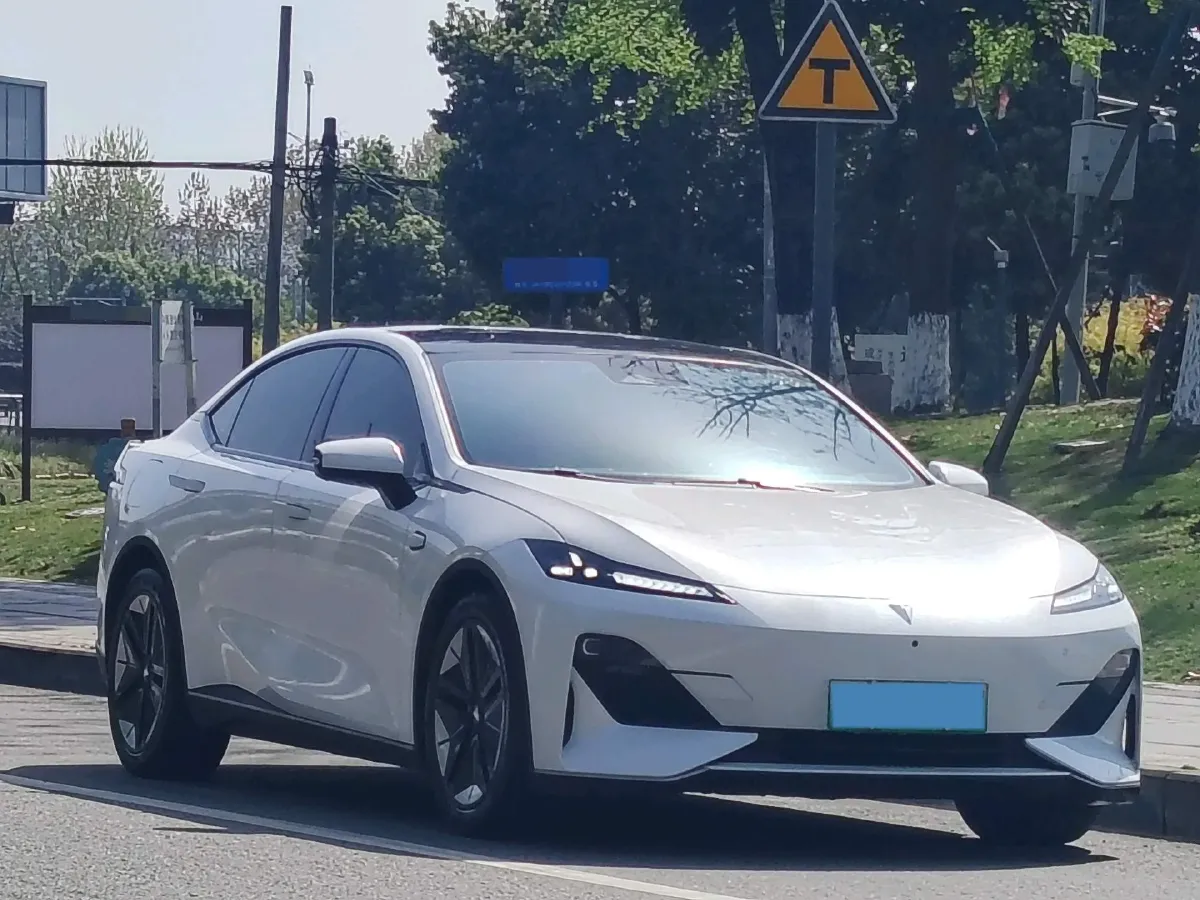 2022 DongFeng Forthing LingZhi EV BEV 68.4KWH,autocango,china used car exporter,china ev exporter,chinese used car exporter,chinese used ev exporter