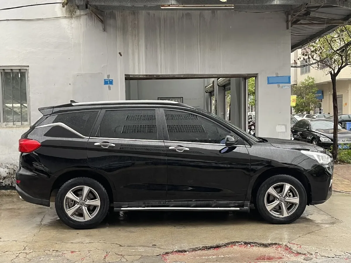 2017 Haval M6 1.5T 150HP L4 6AT,autocango,china used car exporter,china ev exporter,chinese used car exporter,chinese used ev exporter