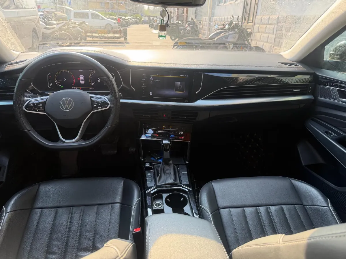 2023 Volkswagen Passat 2.0T 186HP L4 7DCT,autocango,china used car exporter,china ev exporter,chinese used car exporter,chinese used ev exporter