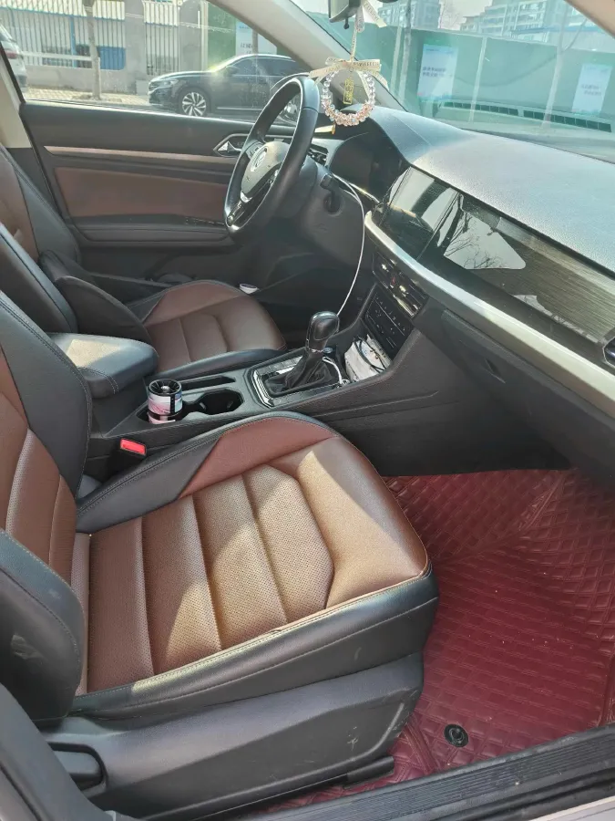 2022 Volkswagen T-Roc 1.4T 150HP L4 7DCT,autocango,china used car exporter,china ev exporter,chinese used car exporter,chinese used ev exporter