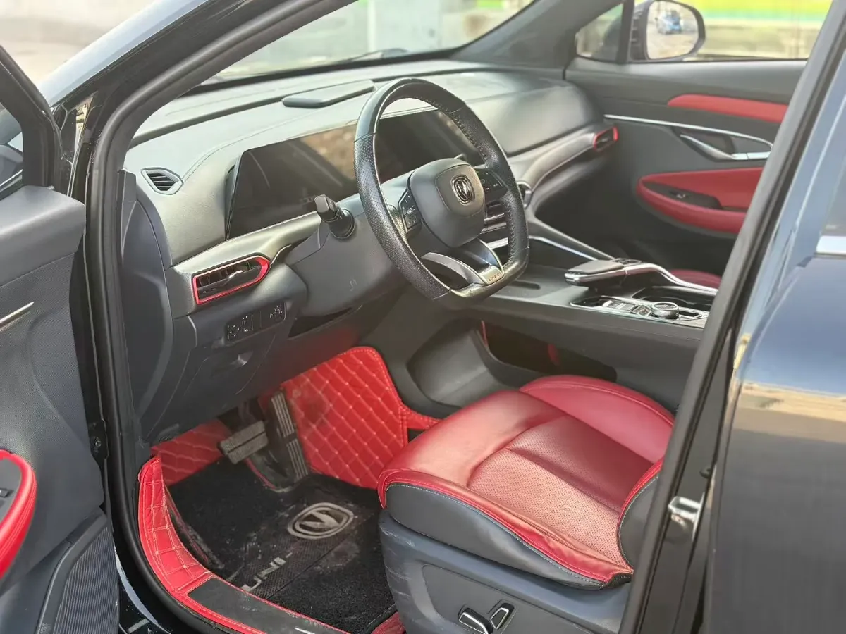 2020 ChangAn UNI-T 1.5T 180HP L4 7DCT,autocango,china used car exporter,china ev exporter,chinese used car exporter,chinese used ev exporter