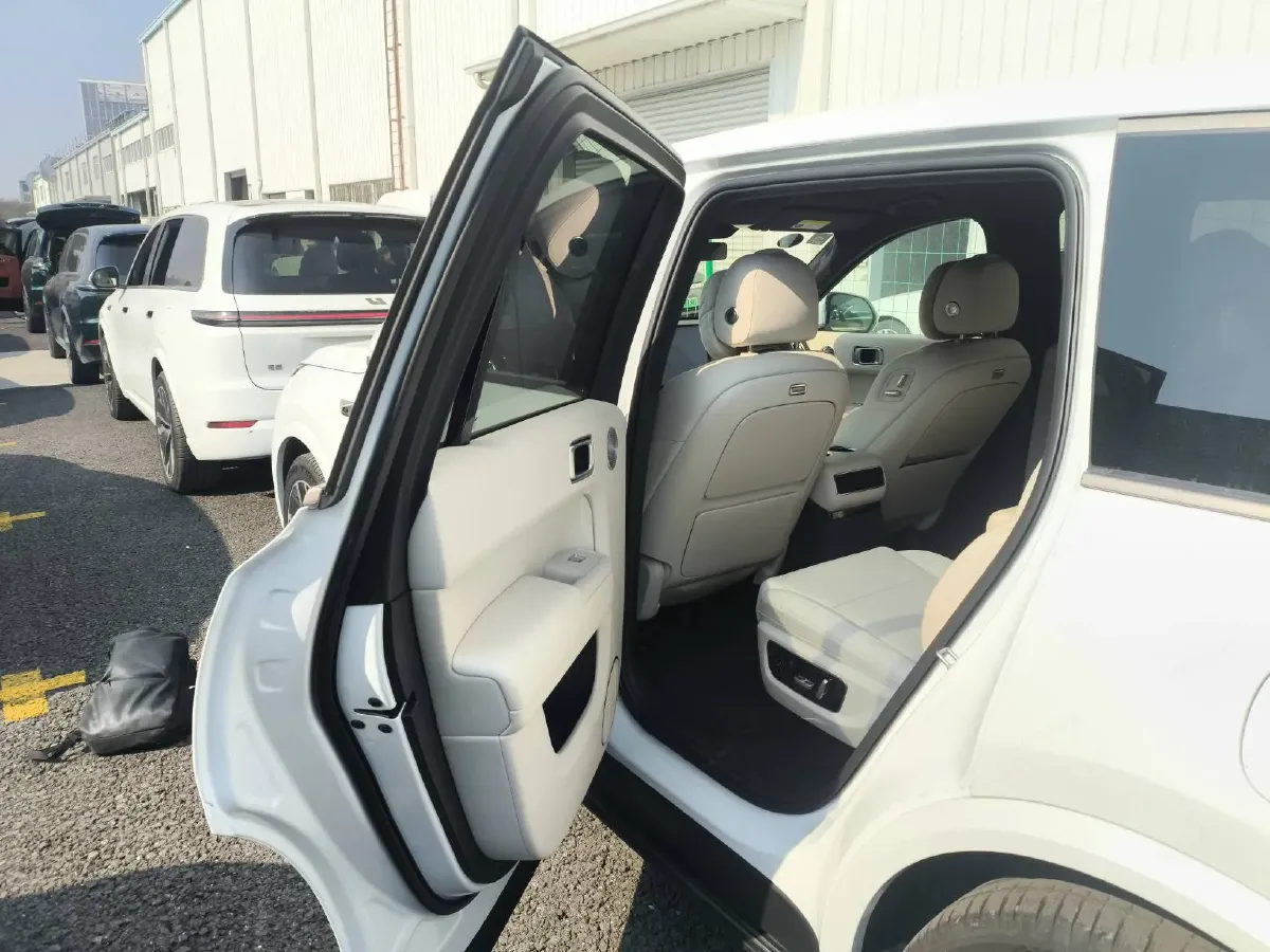 2025 Li L9 Range Extended 154HP REEV,autocango,china used car exporter,china ev exporter,chinese used car exporter,chinese used ev exporter