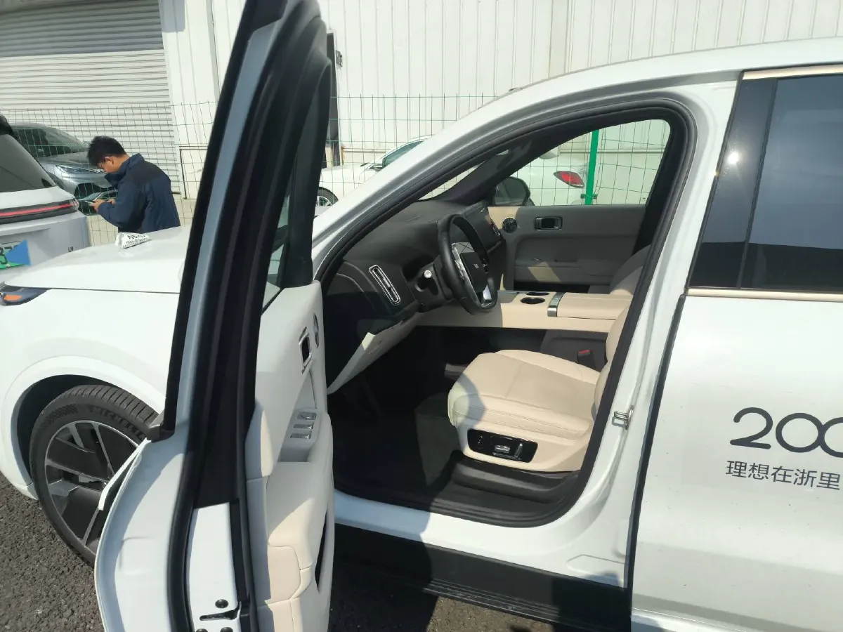 2025 Li L9 Range Extended 154HP REEV,autocango,china used car exporter,china ev exporter,chinese used car exporter,chinese used ev exporter