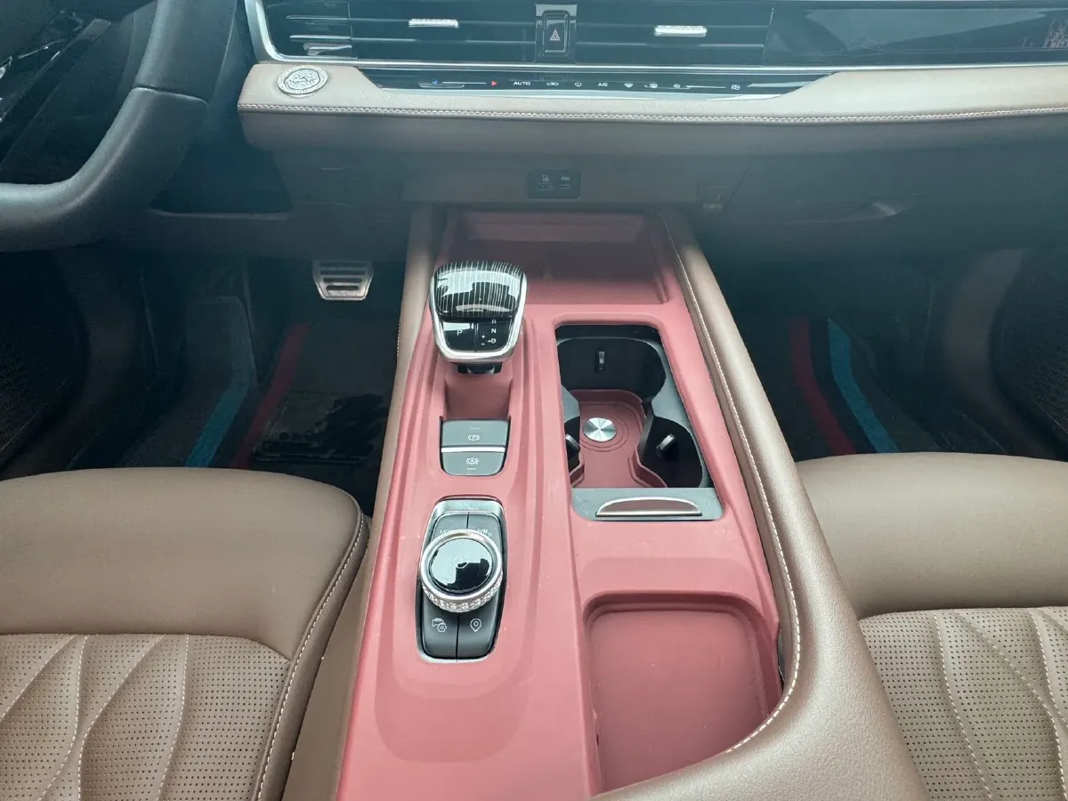 2024 Chery Arrizo 8 2.0T 254HP L4 7DCT,autocango,china used car exporter,china ev exporter,chinese used car exporter,chinese used ev exporter