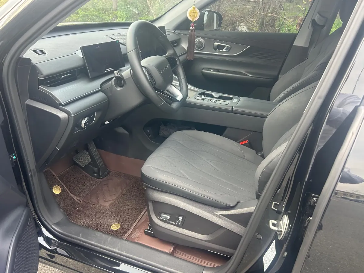 2025 Chery Tiggo 8 Plus 1.6T 197HP L4 7DCT,autocango,china used car exporter,china ev exporter,chinese used car exporter,chinese used ev exporter