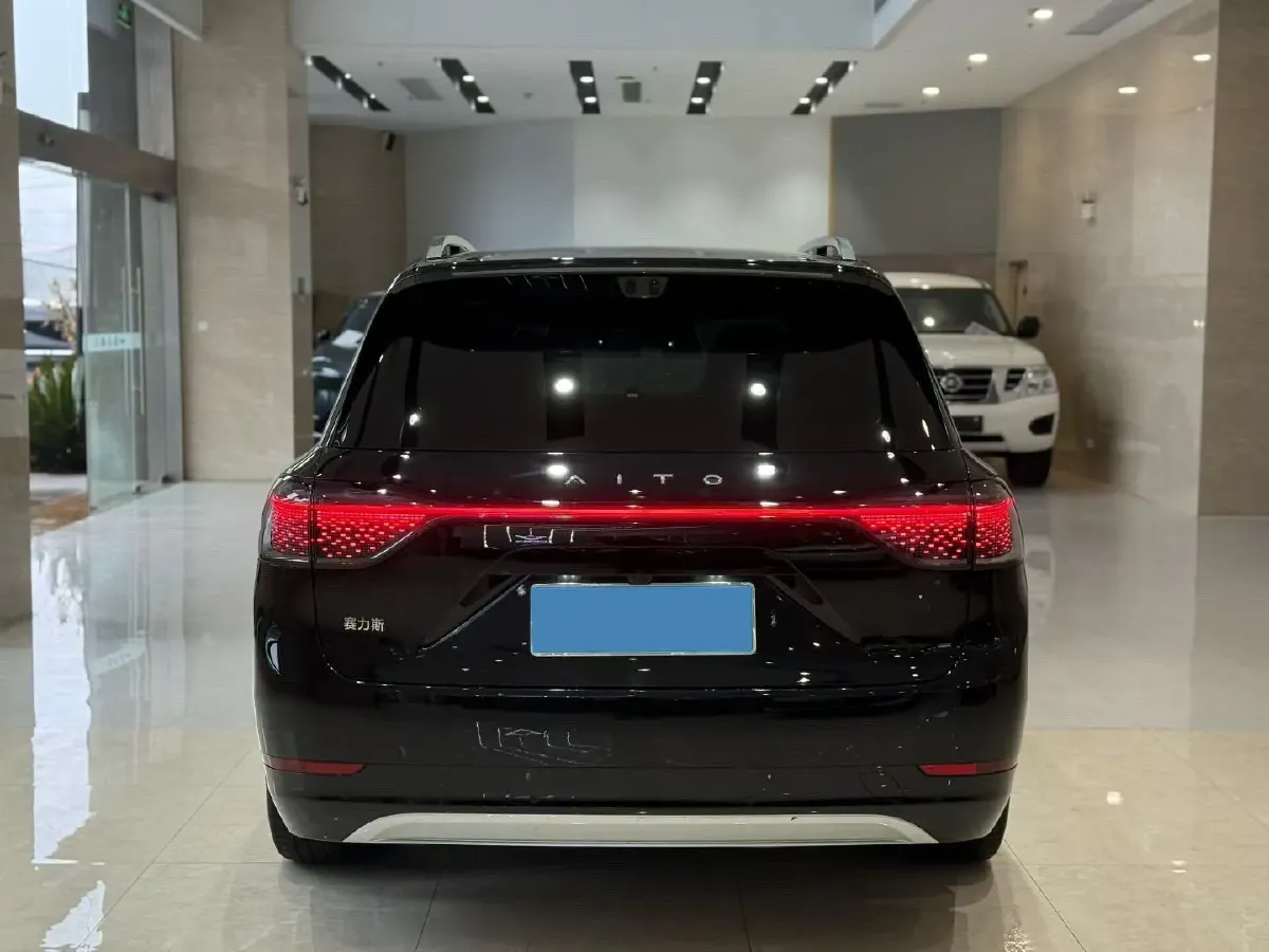 2025 AITO AITO M9 REEV 160HP REEV 52KWH,autocango,china used car exporter,china ev exporter,chinese used car exporter,chinese used ev exporter
