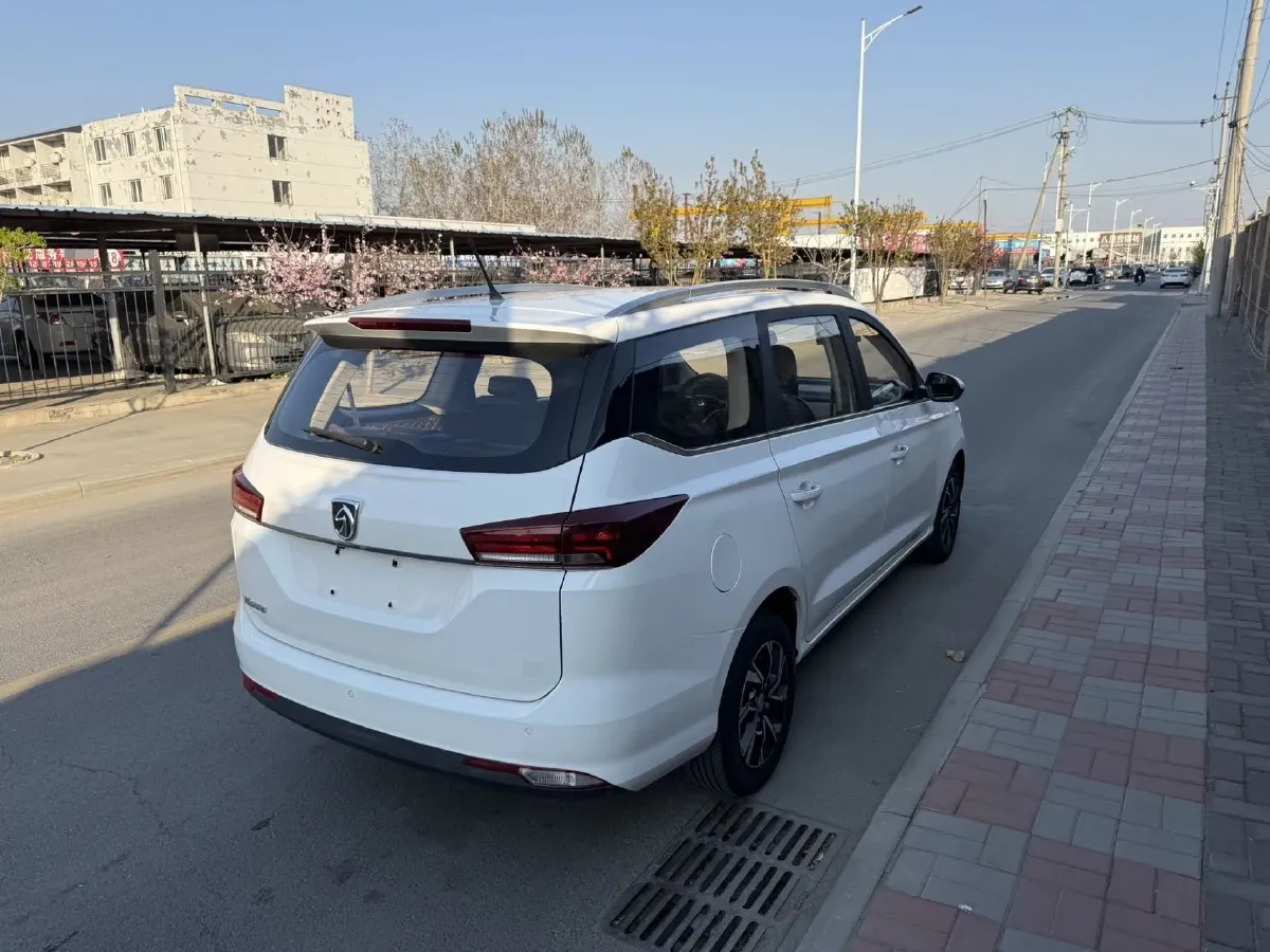 2018 BaoJun 530 1.5T 150HP L4 6MT,autocango,china used car exporter,china ev exporter,chinese used car exporter,chinese used ev exporter