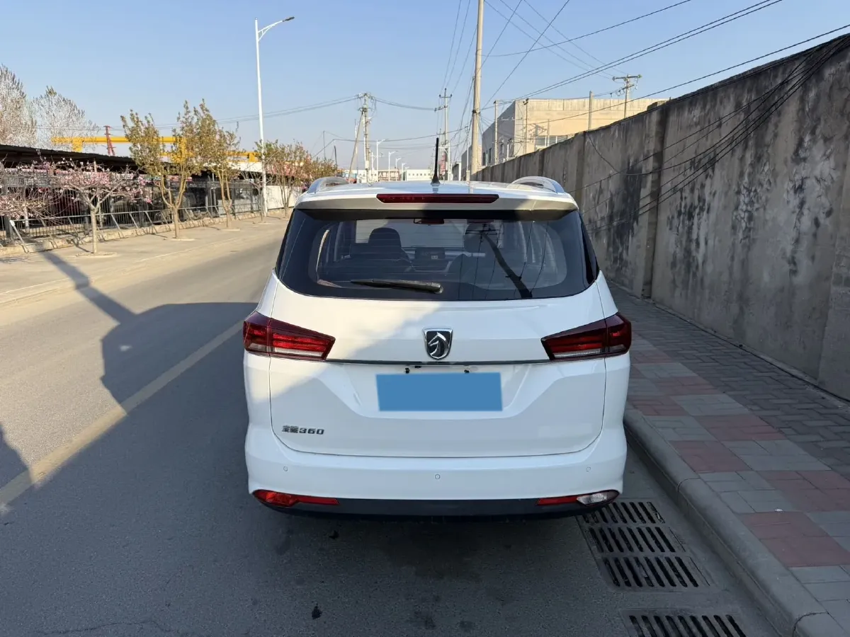 2018 BaoJun 530 1.5T 150HP L4 6MT,autocango,china used car exporter,china ev exporter,chinese used car exporter,chinese used ev exporter