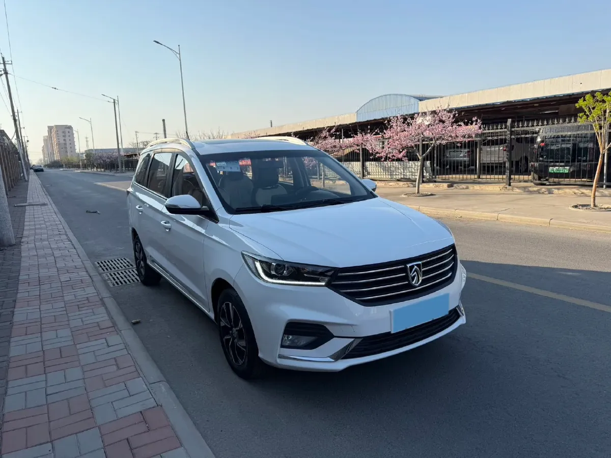2018 BaoJun 530 1.5T 150HP L4 6MT,autocango,china used car exporter,china ev exporter,chinese used car exporter,chinese used ev exporter
